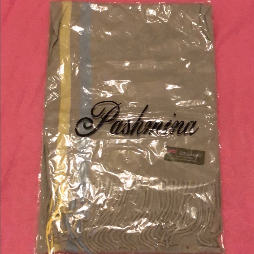 NIB pashmina scarf